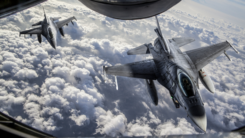8 piloti ucraini hanno iniziato l'addestramento sull'F-16 in Danimarca — media