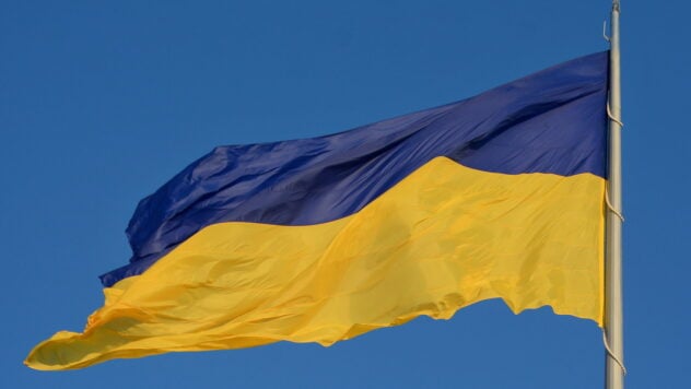Per sollevare lo spirito dell'occupazione: le forze armate ucraine hanno issato la bandiera dell'Ucraina sul riva sinistra della regione di Kherson