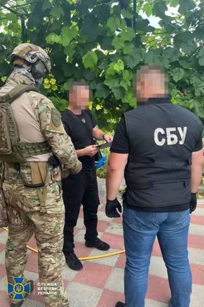 A Vinnitsa, la SBU ha smascherato più di 10 funzionari del comitato medico militare e medici che vendevano documenti a renitenti alla leva