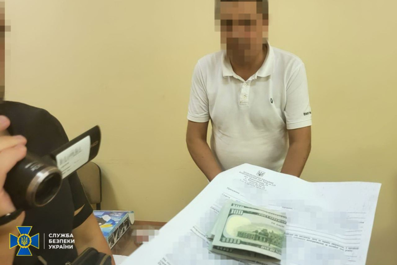 A Vinnitsa, la SBU ha denunciato più di 10 funzionari del consiglio medico militare e medici che vendevano documenti agli imbroglioni 