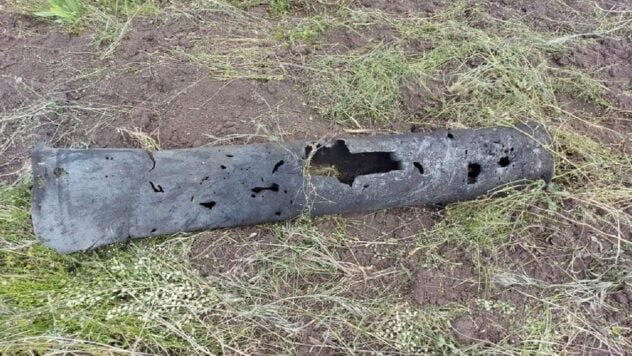 I russi hanno bombardato un villaggio nella regione di Kherson, è morto un conducente di un trattore