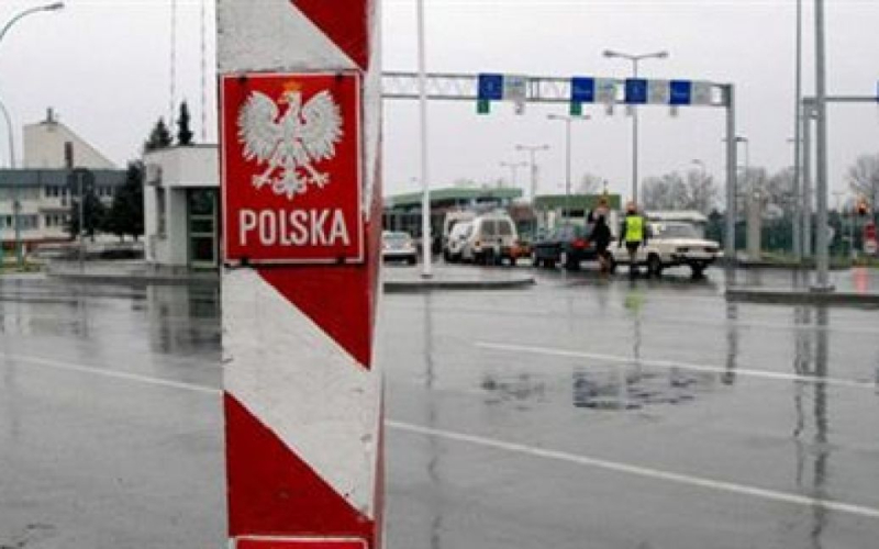I clandestini hanno attaccato di nuovo Confine polacco con l'aiuto della Bielorussia