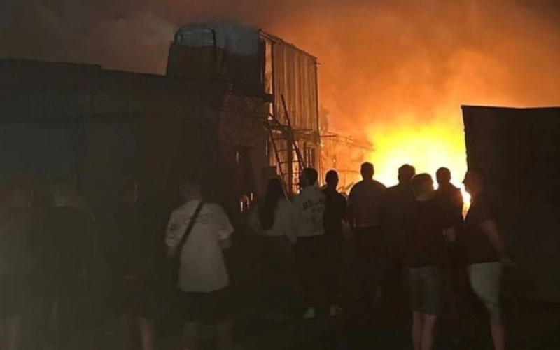 Un incendio su larga scala è scoppiato vicino a Mosca: cosa sta bruciando