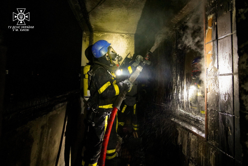 Lotta antincendio, rimozione delle macerie, eliminazione delle conseguenze degli attacchi: come i soccorritori ucraini rischiano la propria vita salvando gli altri