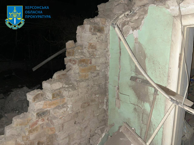 Due morti, tre feriti: i russi hanno bombardato di notte la regione di Kherson.