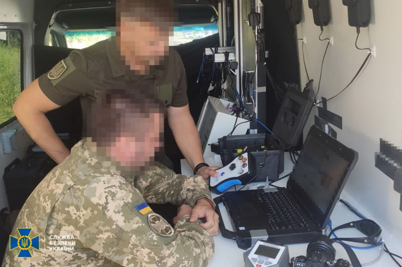 Controllati centinaia di oggetti e migliaia di automobili: raid in Ucraina a causa delle minacce russe con un Bomba “sporca” /></p>
<p>Foto: SBU</p>
<p><img decoding=