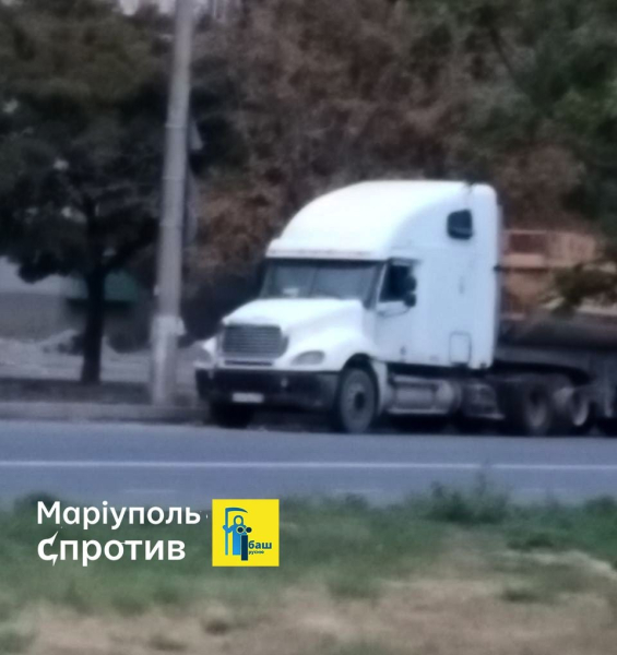 Gli occupanti continuano a costruire fortificazioni vicino a Mariupol, mascherando l'equipaggiamento di Andryushchenko