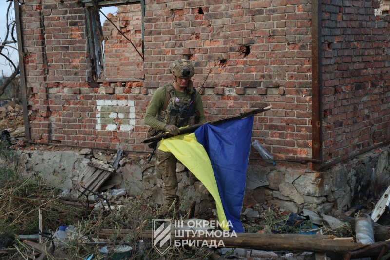 I combattenti dell'AFU hanno alzato la bandiera dell'Ucraina sulla liberata Andreevka