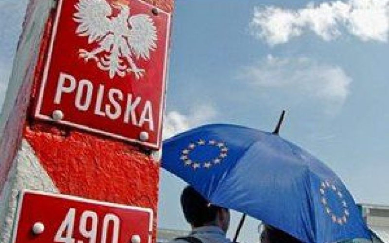 La guardia di frontiera bielorussa è entrata nel territorio della Polonia e ha segato la recinzione - media