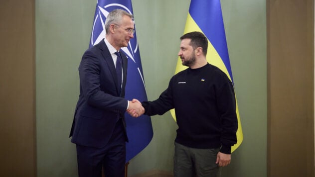 Mobilita i membri dell'Alleanza. Stoltenberg ha promesso di aiutare l'Ucraina a rafforzare la difesa aerea