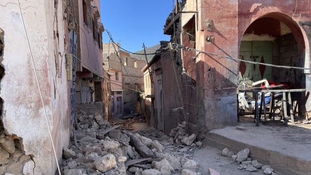 Il numero delle vittime del terremoto in Marocco ha superato le 2,4mila, gli insediamenti sono in rovina