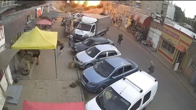 Zelenskyj ha mostrato le riprese di un missile che colpisce il mercato di Konstantinovka