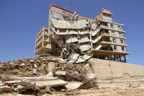 Catastrofica alluvione in Libia: le persone sono sepolti in fosse comuni (foto)