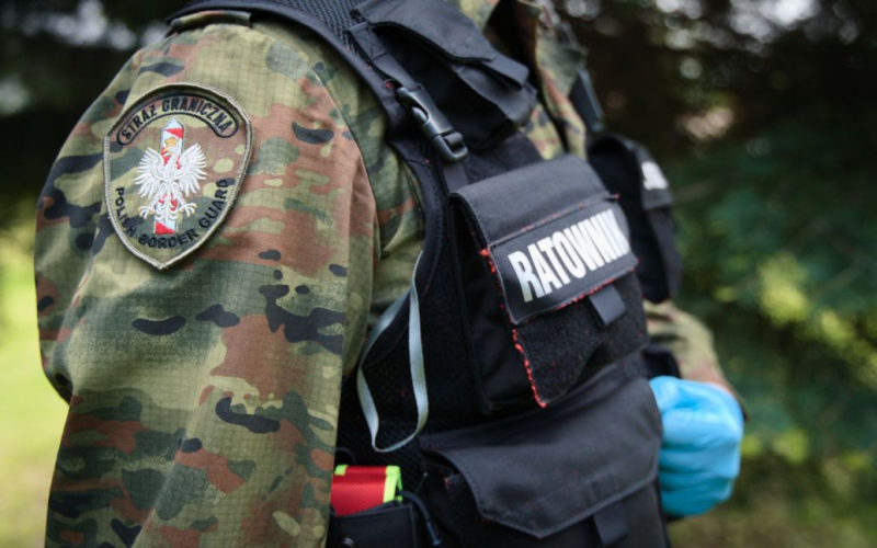 Le guardie di frontiera polacche sono state attaccate al fianco della Bielorussia