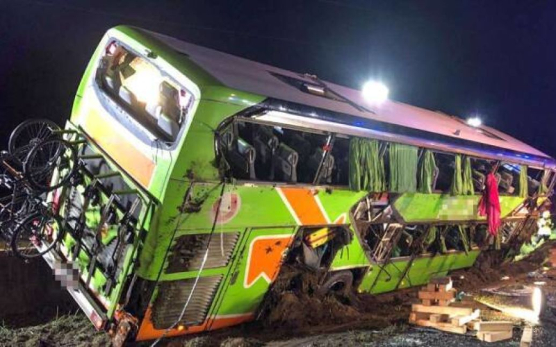 B Un autobus con passeggeri si è ribaltato in Austria - Ucraini feriti (foto)
