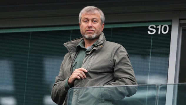 Abramovich ritarda il trasferimento: i proventi della vendita del Chelsea di quasi 3 miliardi di dollari sono ancora congelati