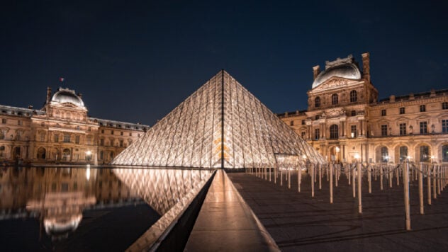 In Francia, il Louvre e il Palazzo di Versailles sono stati chiusi a causa della minaccia terroristica