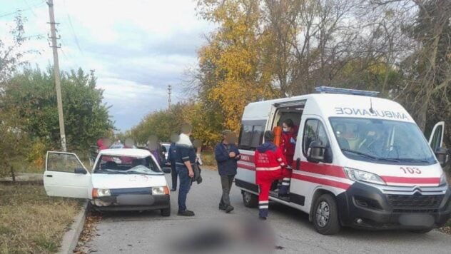 Vicino a Kiev, un guidatore ubriaco ha investito una bicicletta con una nonna e un nipote di 6 anni , una donna è morta