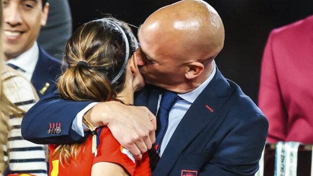 La FIFA ha sospeso Luis Rubiales per 3 anni per aver baciato un calciatore nella finale della Coppa del Mondo