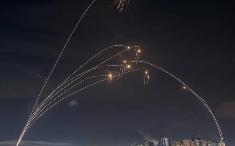 I militanti di Hamas hanno bombardato l'aeroporto ad Ashkelon (video)