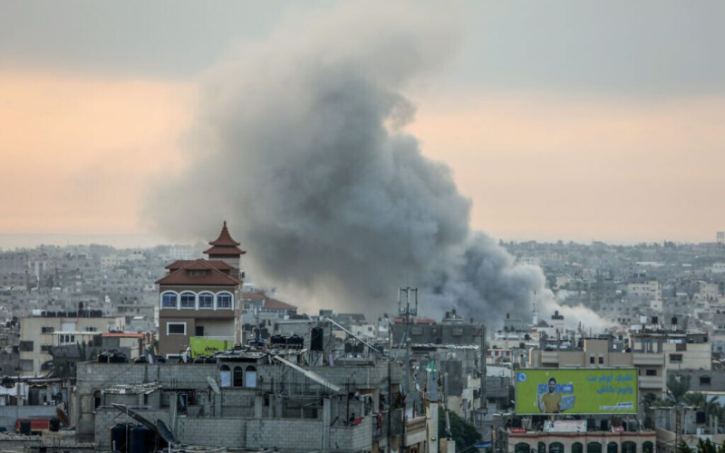 Israele ha attaccato obiettivi di Hamas nella Striscia di Gaza (video)