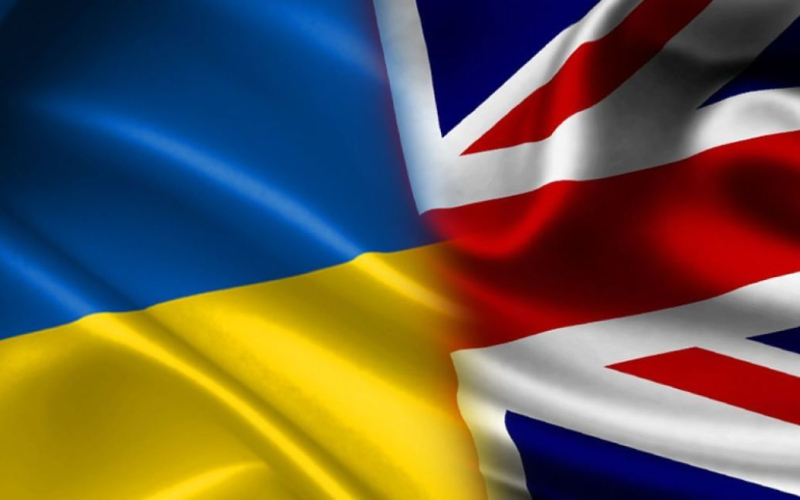 B La Gran Bretagna ha fatto una nuova dichiarazione sul sostegno militare all'Ucraina