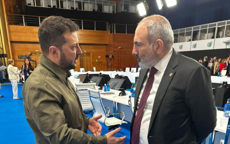 Zelensky per la prima volta nella storia ha incontrato il Primo Ministro armeno Pashinyan