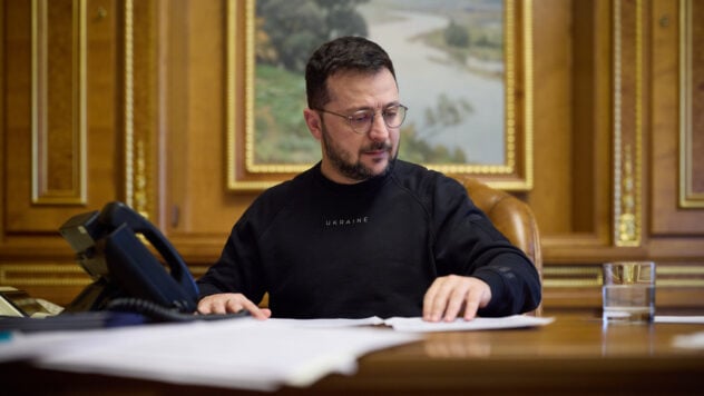 Zelenskyj ha approvato sanzioni contro Azarov, Tabachnik e altre 37 persone giuridiche