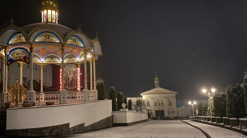 L'Ucraina occidentale era coperta di neve: in alcune zone sono scese in strada attrezzature speciali