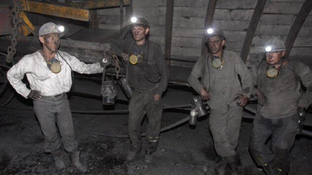 Tre miniere sono senza elettricità: più di 70 minatori sono intrappolati sotto terra a causa dei bombardamenti nemici