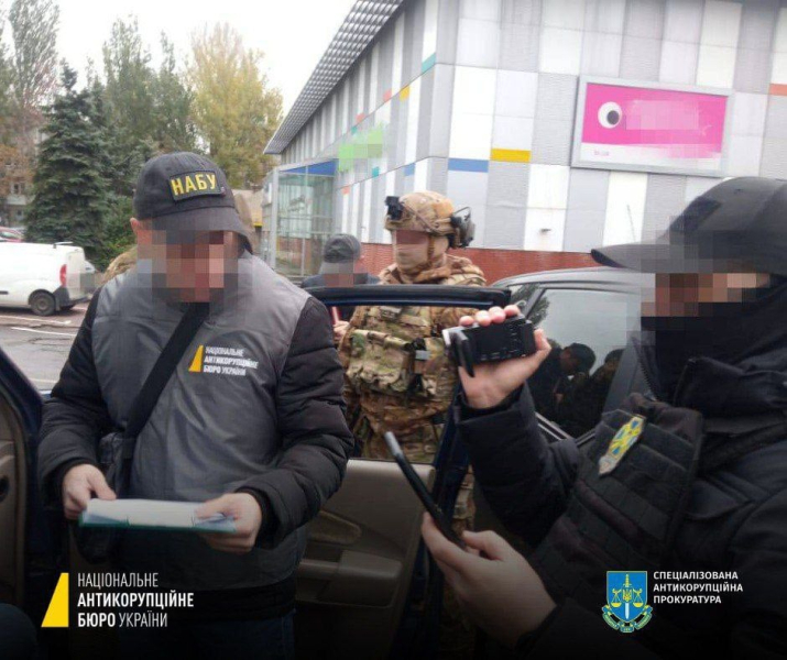 Colto in flagrante: un imprenditore ha cercato di corrompere il comandante dell'OSUV di Odessa