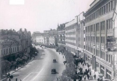 Giorno della liberazione di Kiev: fotografie d'archivio della capitale distrutta 