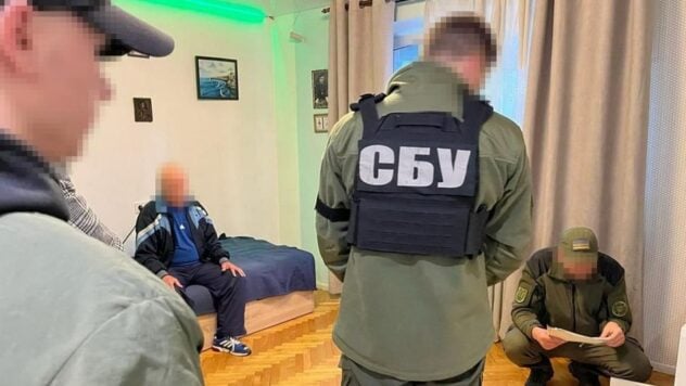 Hanno conservato una foto dell'attacco a Cherkassy e magliette con Putin: la SBU arrestata due agenti della Federazione Russa