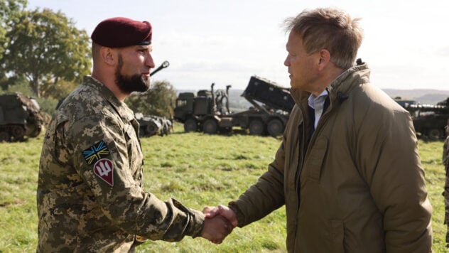 La Gran Bretagna ha completato l'addestramento di 30mila militari ucraini prima del previsto