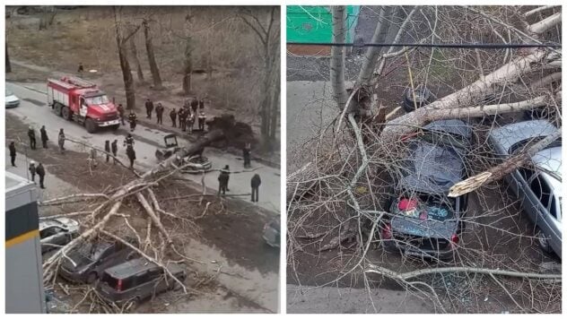 Un uragano distruttivo in Russia spazza via i tetti delle case e abbatte gli alberi, ci sono vittime