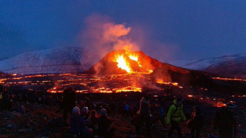 Un vulcano può distruggere un'intera città in Islanda: le autorità hanno preso una decisione importante per la salvezza
