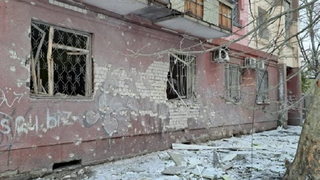 Di notte, l'esercito russo ha colpito il centro di Cherson: un uomo di 71 anni è stato ferito