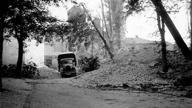 Giorno della liberazione di Kiev: fotografie d'archivio della capitale distrutta