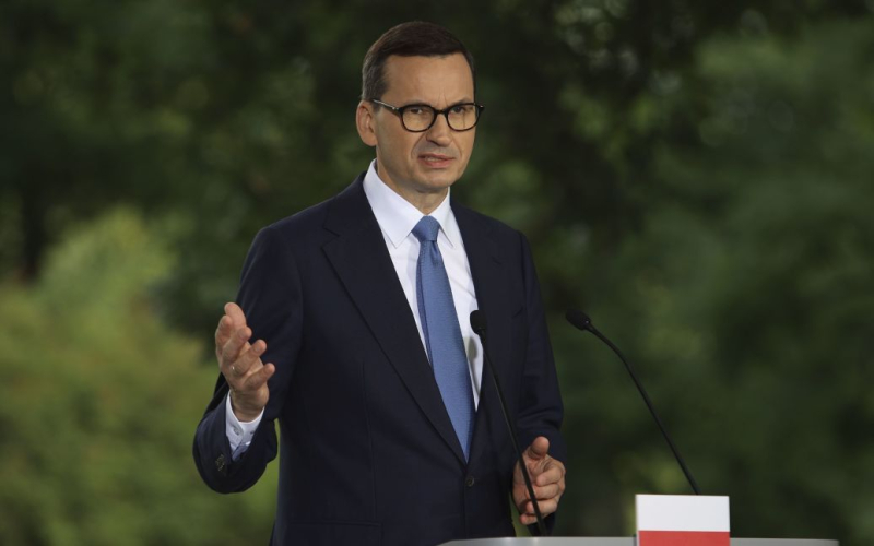 Duda ha nominato Morawiecki primo ministro e ha prestato giuramento al nuovo governo.