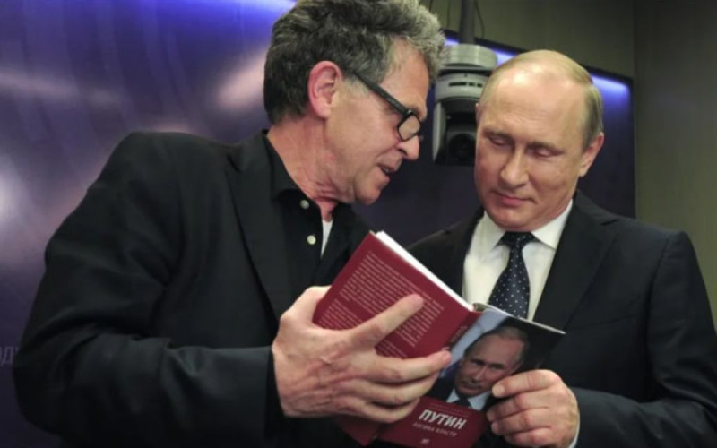 Una casa editrice tedesca smette di vendere i libri di un giornalista che scriveva su Putin: dettagli
