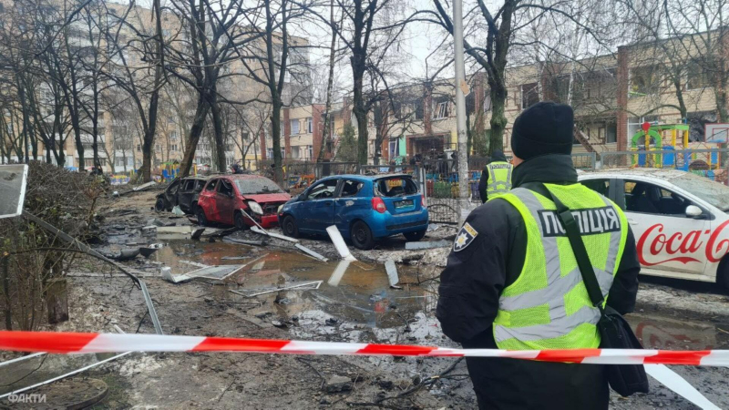 Attacco balistico su Kiev: che aspetto hanno una casa e un asilo distrutti