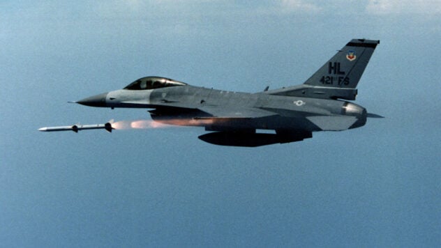 Newsweek scrive che l'F-16 è già in Ucraina e l'aeronautica militare ha risposto
