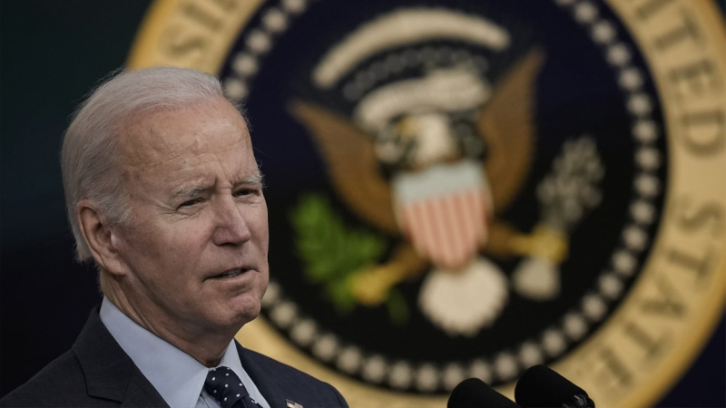 Negli Stati Uniti, un'auto si è schiantata contro il corteo di Biden