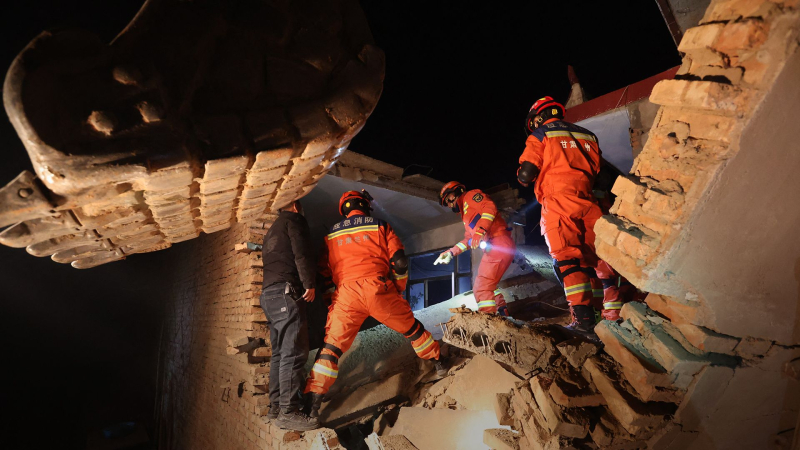 Centinaia di morti e feriti: il numero è sono aumentate in Cina le vittime del terremoto