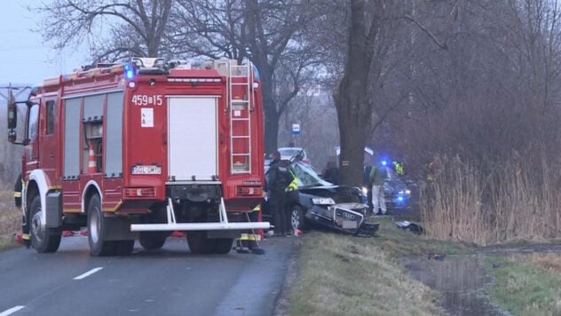 Un'auto si è schiantata contro un albero: tre ucraini morti in un incidente in Polonia