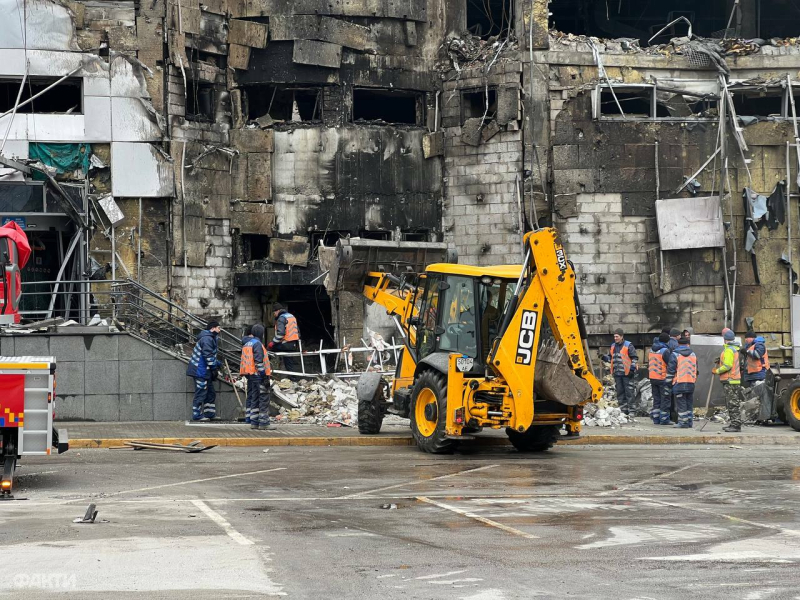 In maternità abbiamo sentito 5-6 arrivi: le conseguenze dell'attacco al Dnepr su foto e video