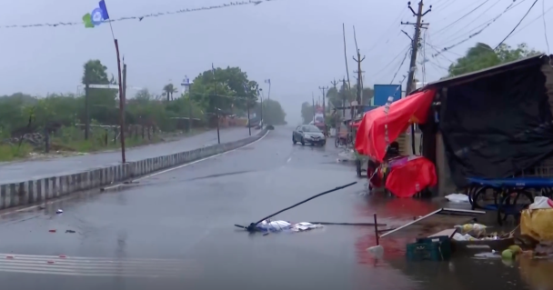 India colpita da il potente ciclone 