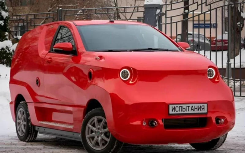 La nuova auto elettrica russa è diventata uno zimbello su Internet: come appare (foto)