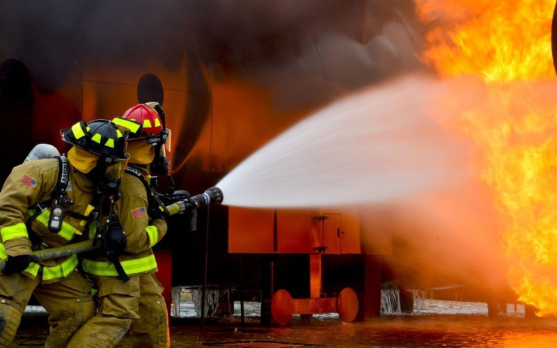 A Praga ostello è scoppiato un incendio: una persona è morta.