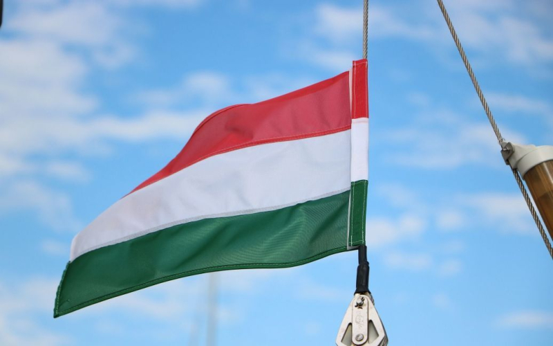 L'Ungheria è pronta a revocare il veto sugli aiuti all'Ucraina, ma lancia un ultimatum — Bloomberg